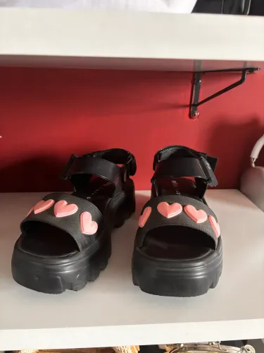 Sandália melissa lazy oaf preta