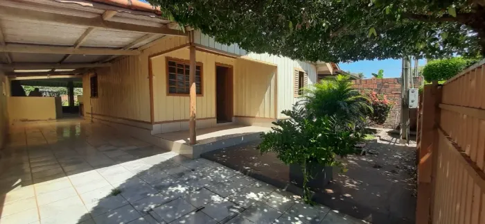 Casa a Venda no Bairro Indaia do Aguapei, com 3 quartos.