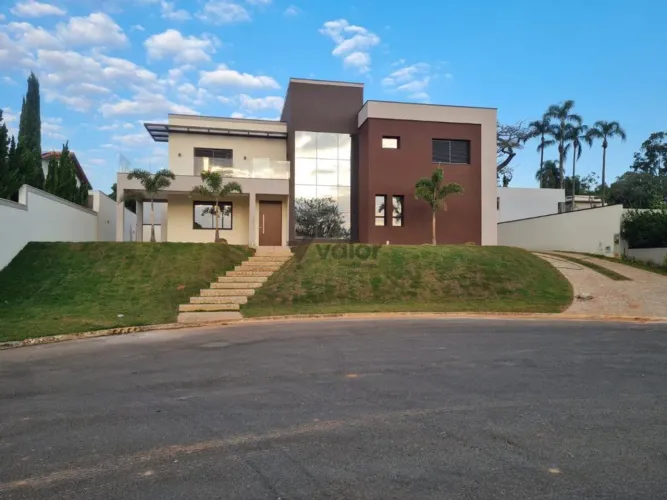 Sobrado à venda e para alugar em Valinhos, Dois Córregos, com 4 suítes, com 483.43 m²