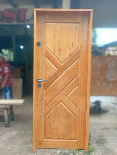 PORTAS DE MADEIRA DE LEI