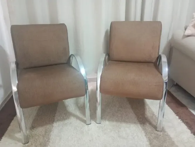 Poltronas com suporte inox 