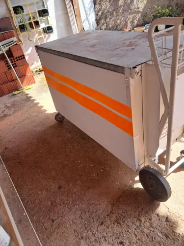    Casa do patrão Vendo carrinho para lanches  ou churrasco. 600.00 tratar * 