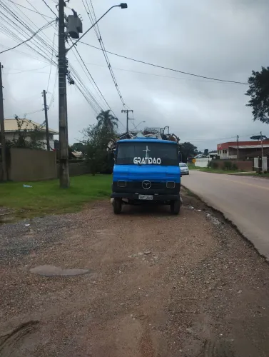 Retiro entulho madeira restos de obra material pra descarte e queima coletas 