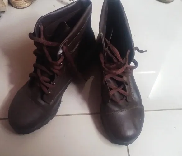 Botas femeninas, pouco usada
