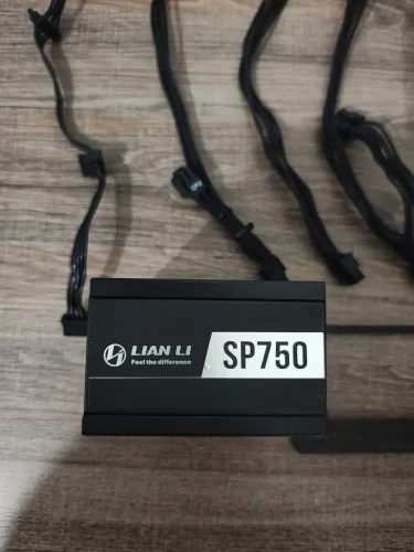 Fonte SFX Lian li SP750