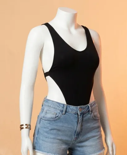 Body cavado preto