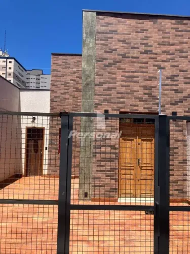 Excelente casa térrea de 3 dormitórios sendo 1 suíte no Centro de Taubaté