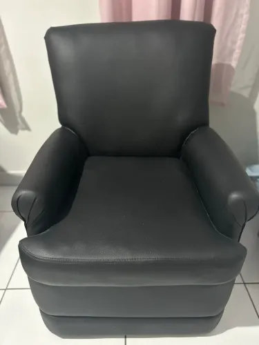 Poltrona preta 