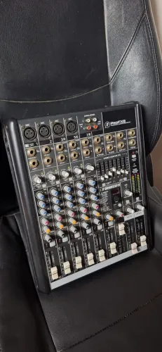 Mackie ProFX8