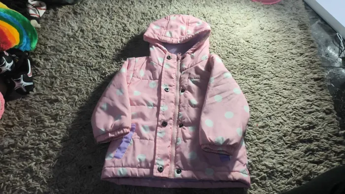Casaco bobojaco infantil rosa de poá branco da Winter Wonderland (tam 1)