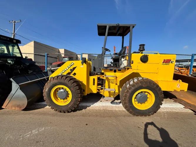 Pá carregadeira 12C 2011 new holland 7883HS