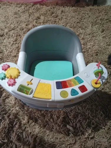 Cadeirinha com Brinquedos 