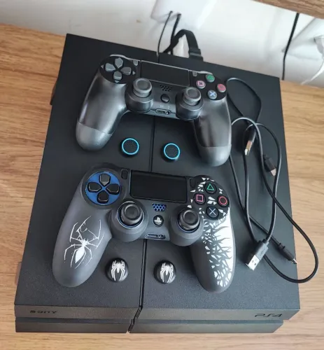 PS4 Fat desbloqueado 13.52 + acessórios 
