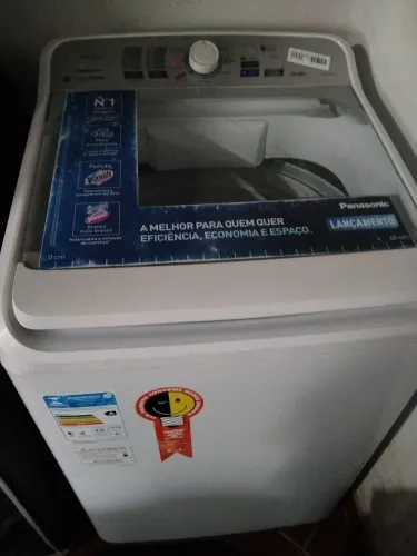 Vendo máquina de lavar Panasonic 14 quilos  motivo comprei uma maior  esta semente nova