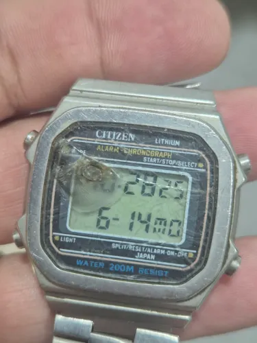 Relógio CITIZEN P100  VINTAGE   200 METROS   -   FUNCIONANDO TUDO