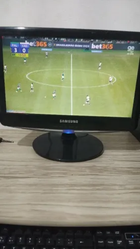 Vendo computador e mesa
