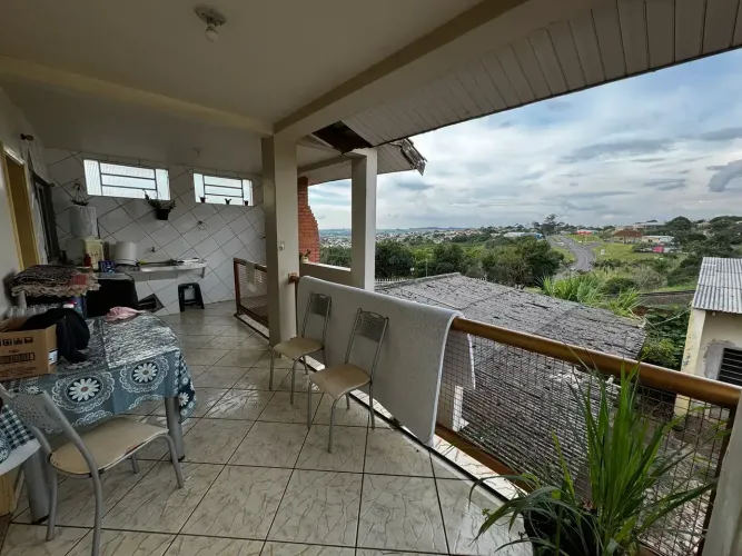 Casa com 03 quartos a venda em Jandaia do Sul PR.