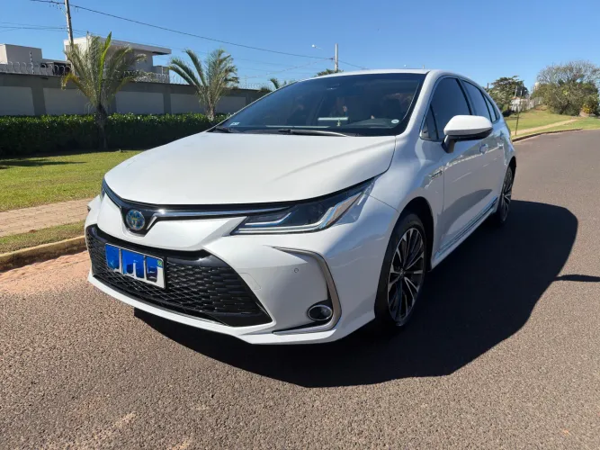 Toyota Corolla Altis Prem. Hybrid 1.8 Flex AUT 2024