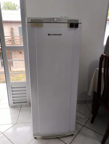 Geladeira Continental 270 litros