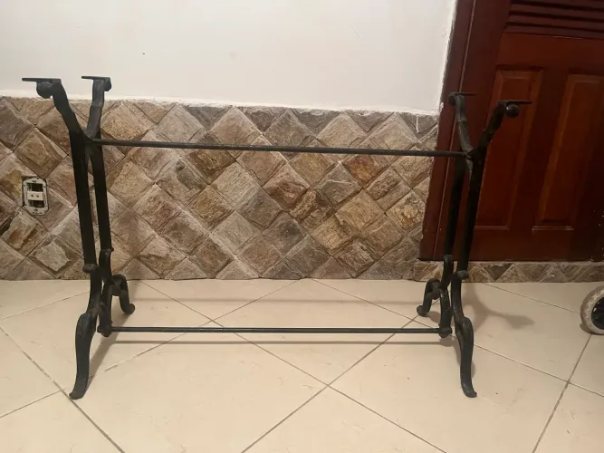Base mesa ou aparador ferro
