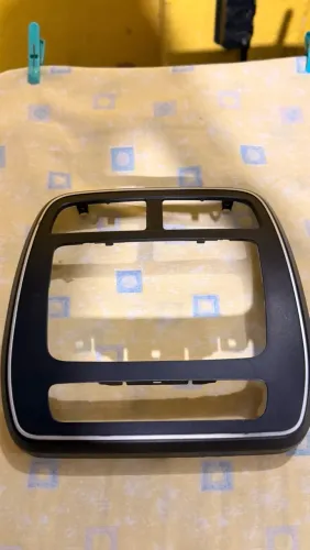 Moldura multimídia original kwid