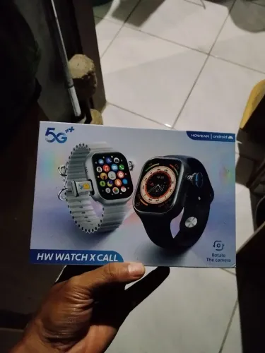 Relógio smartwatch com entrada para chip
