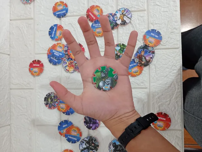 Promoção de tazos ( 15 unidades de tazos )