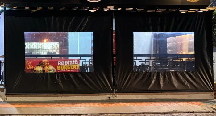 Toldos Cortina com seção transparente