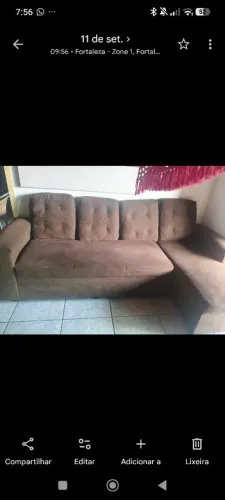 Sofá de 4 lugares cor marrom