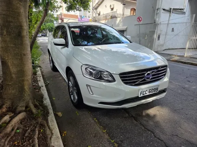 Volvo XC 60 T-5 Kinetic 2.0 245cv FWD 5P 2017