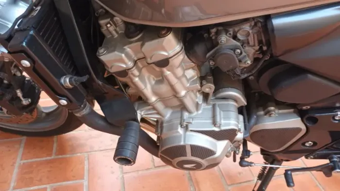 Hornet 600 ano 2007 cor cinza