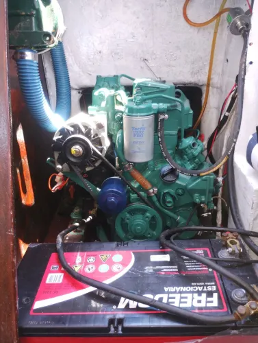Motor de centro volvo penta 9hp 