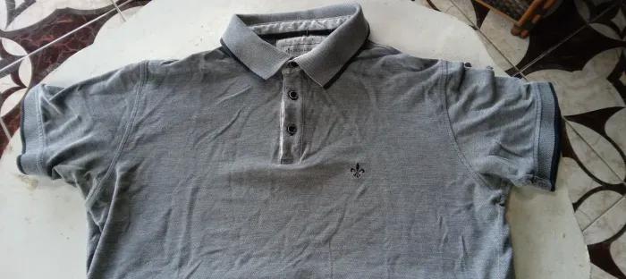 camisa polo masculina cinza da marca Dudalina Sport, no tamanho M