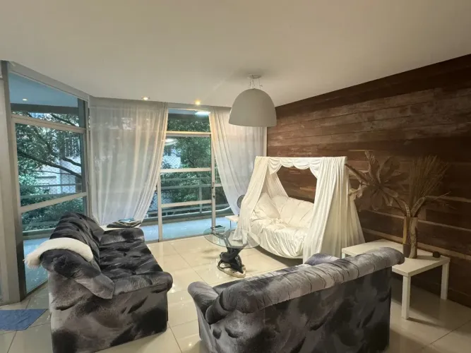 Apartamento para venda possui 210 metros quadrados com 3 quartos em Copacabana - Rio de Ja