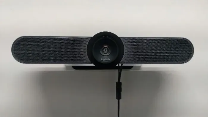 Câmera Logitech meetup 4k