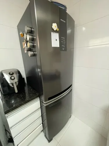 Geladeira Brastemp Inverse black inox - 1 ano de uso