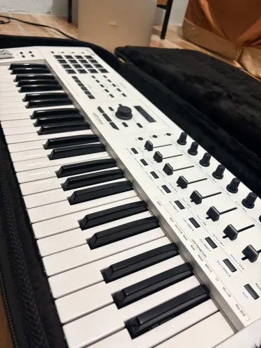 Teclado controlador arturia keylab 49
