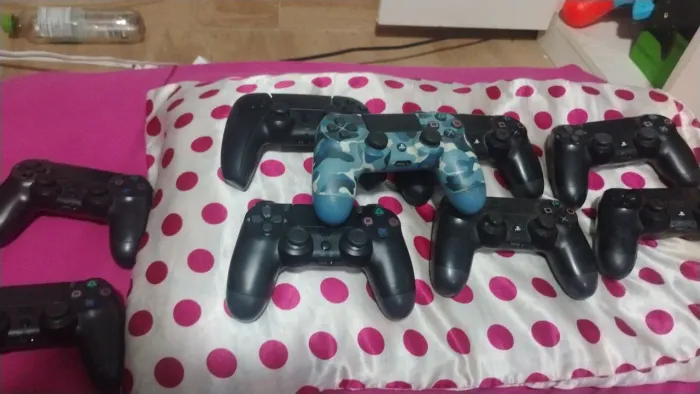 Controles ps4 com defeito (R$30 cada)