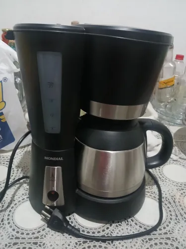 Cafeteira elétrica com defeito 