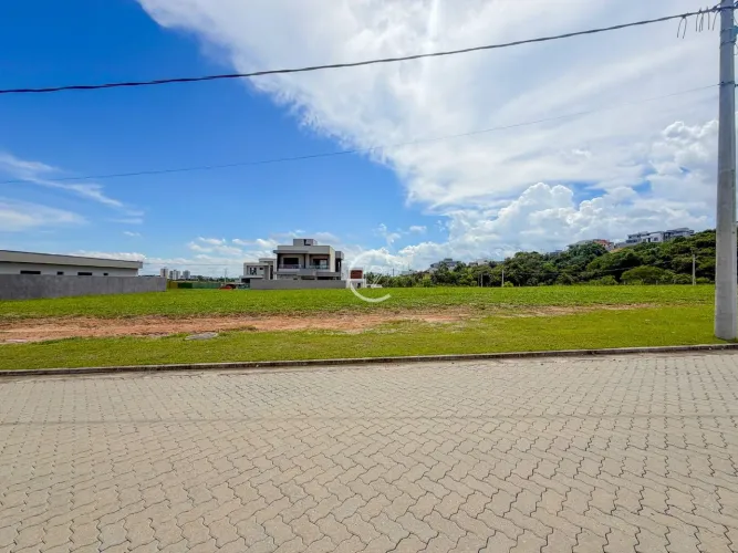 Terreno plano à venda, 330 m² por R$ 775.000 - Urbanova - São José dos Campos/SP