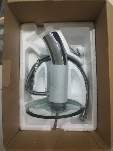 Bica de banheiro cascata . *