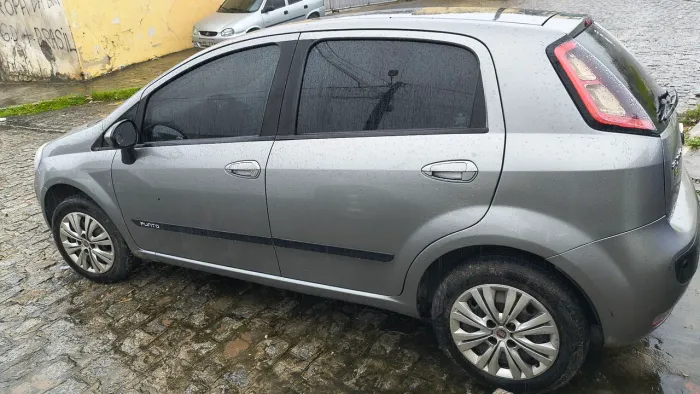 Fiat Punto Attractive 1.4 Fire Flex 8V 5P 2014