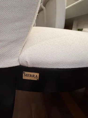 4 cadeiras semi novas marca Sierra
