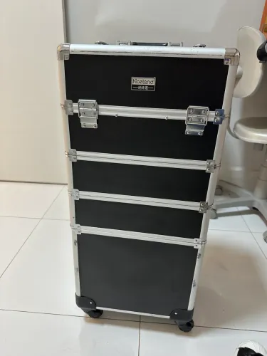 Maleta de 4 compartimentos