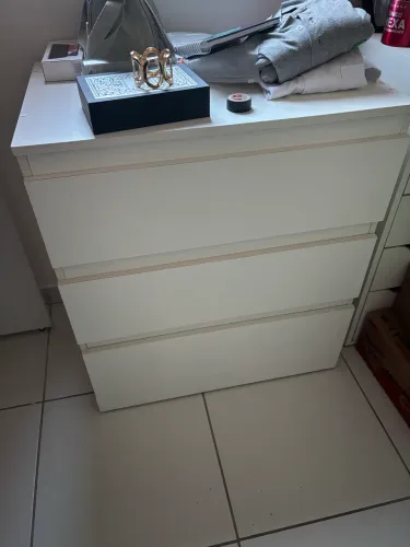 Gaveteiro grande com 3 gavetas