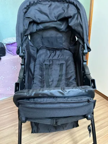 Carrinho de bebê em ótimo estado