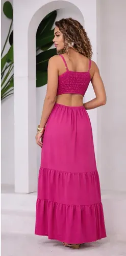 Vestido longo em camadas 