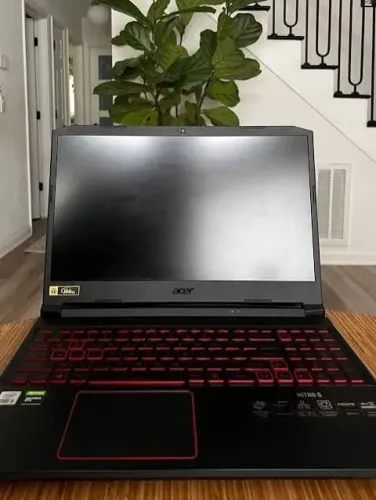 Notebook  Gamer core I5 nitro 5 + upgrade de memória  ( com tele com defeito) 