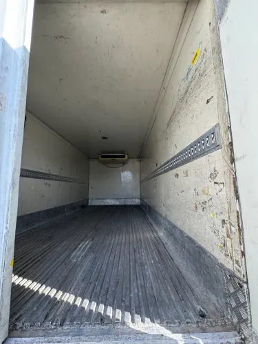 Baú refrigerado chega a - 5 graus