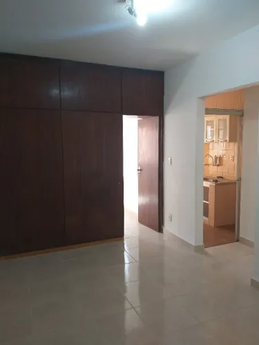 Kitnetão com Divisória e Garagem-Centro-Próximo Largo do Pará